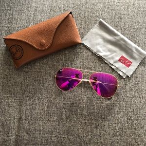 Pink Aviator Ray Ban’s
